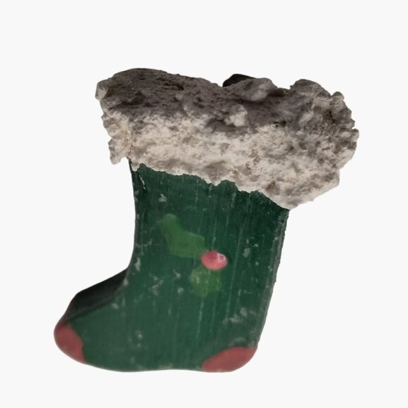 Green Wooden Holiday Stocking Brooch Pin Rustic Vintage Hand Painted Signed 2001 - Picture 4 of 4